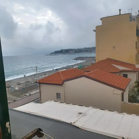 Casa Al Mare Pietro Apartment Varazze Exterior photo